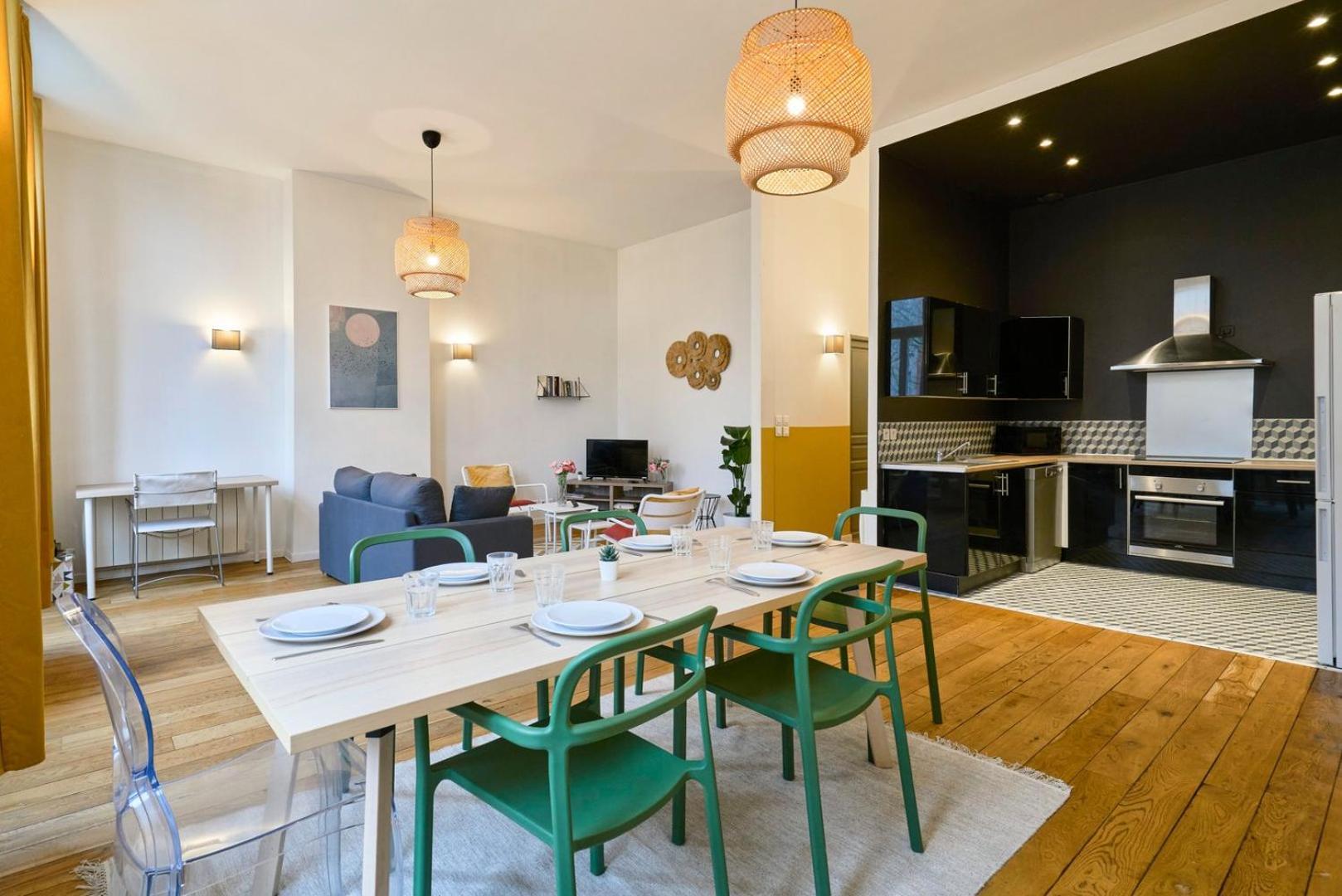 ליל Charming Flats On The Grand Boulevard מראה חיצוני תמונה