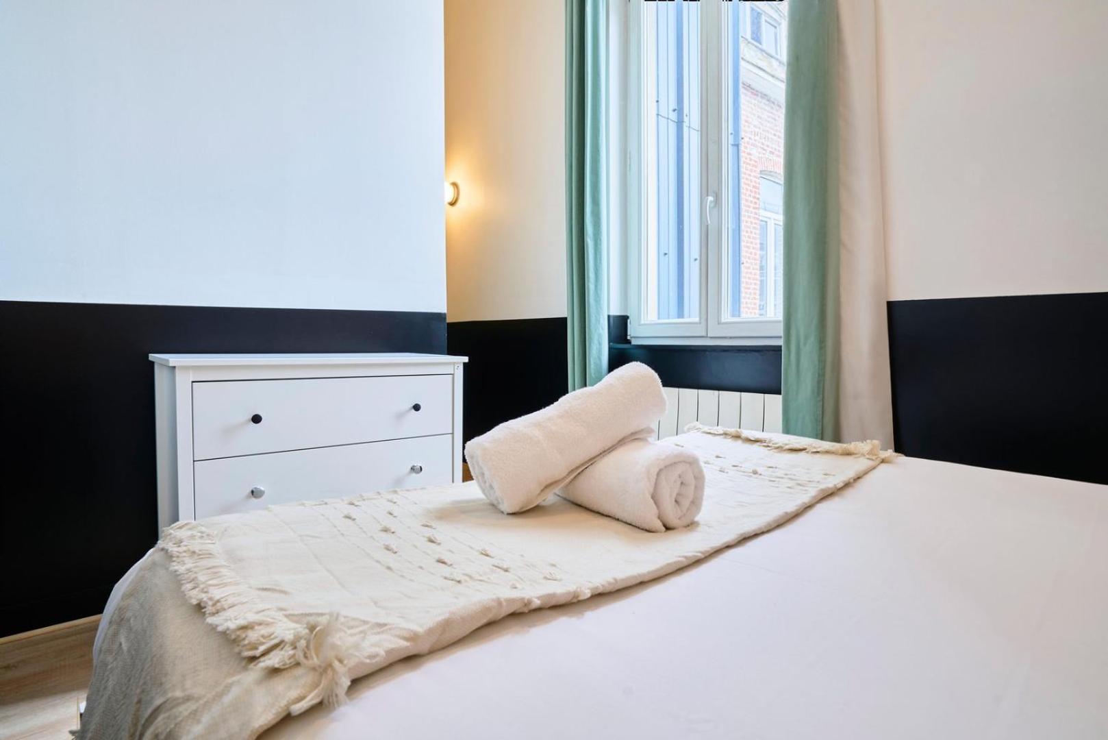 ליל Charming Flats On The Grand Boulevard מראה חיצוני תמונה