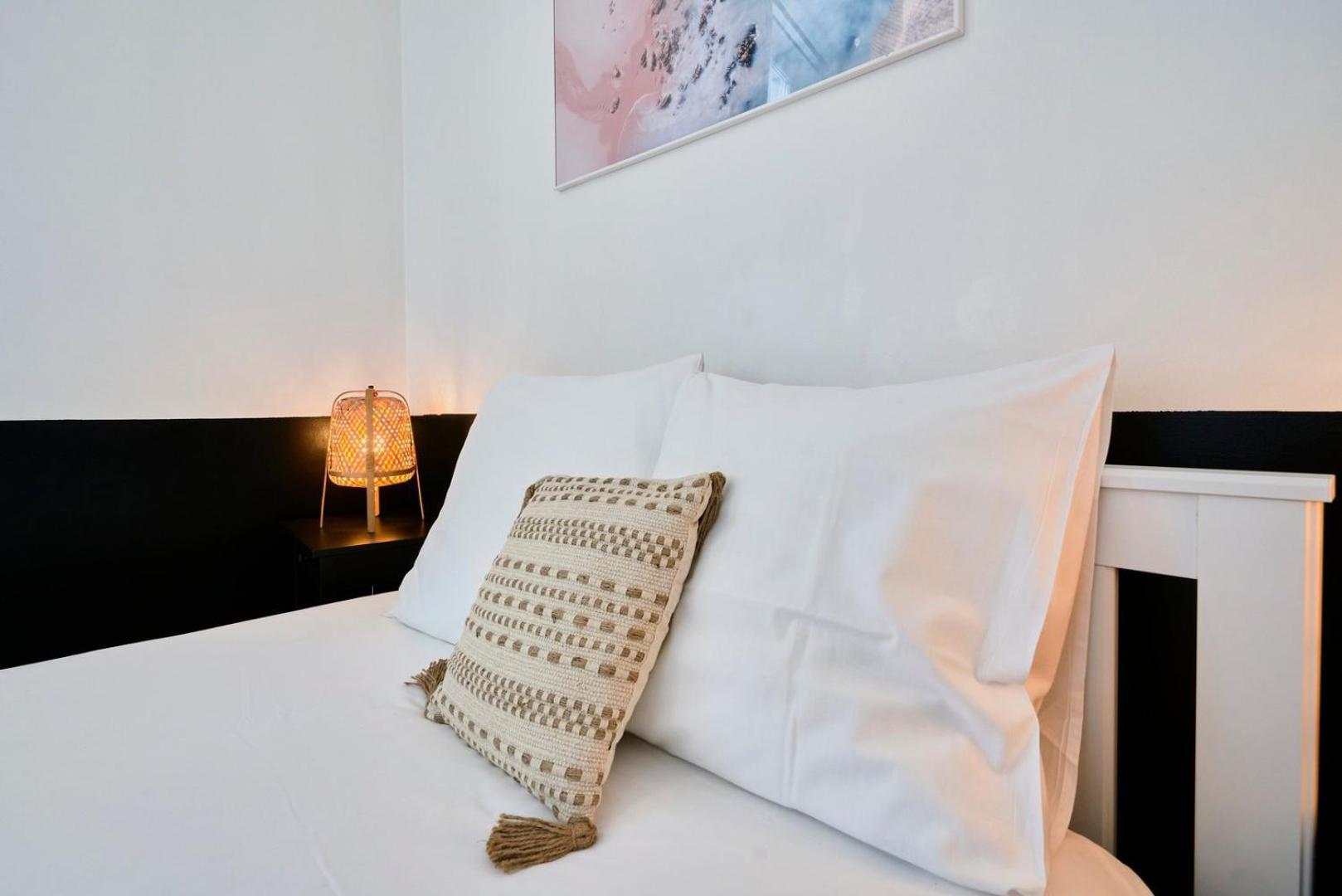 ליל Charming Flats On The Grand Boulevard מראה חיצוני תמונה